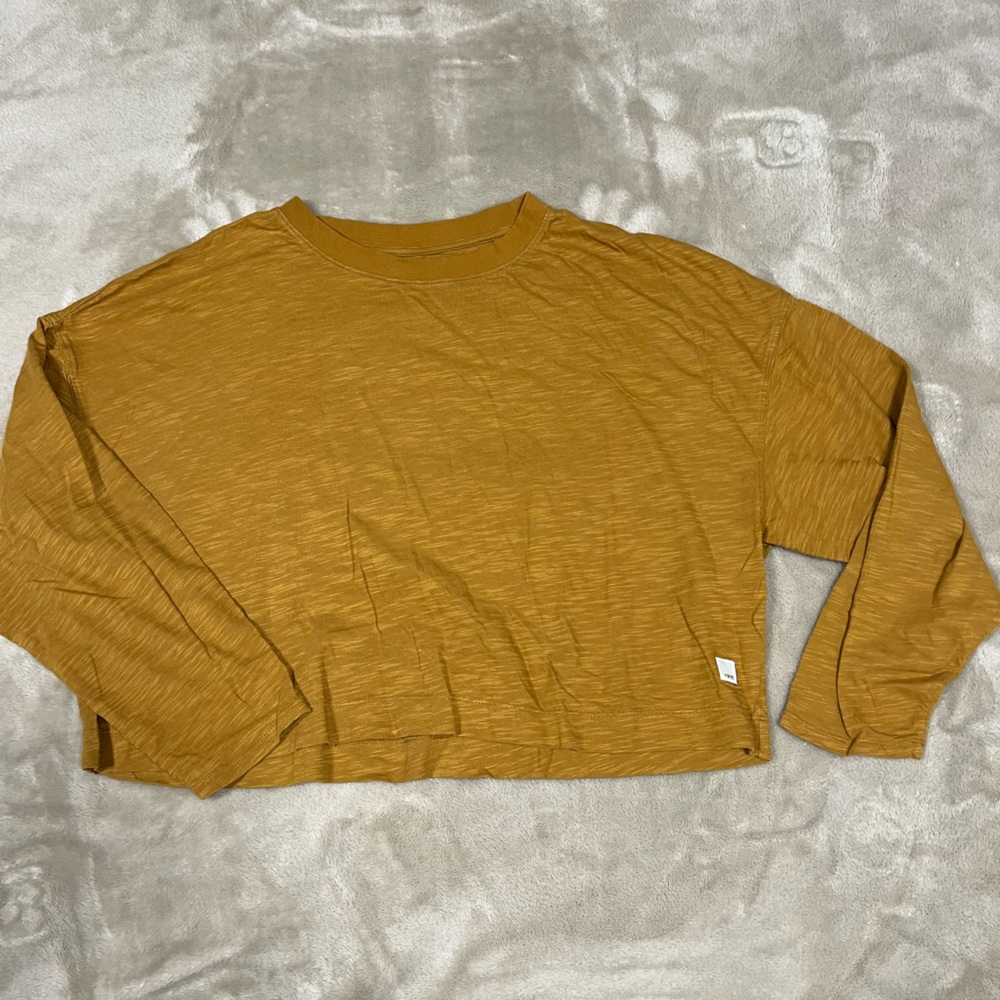 Vuori Long Sleeve Crop Top Shirt